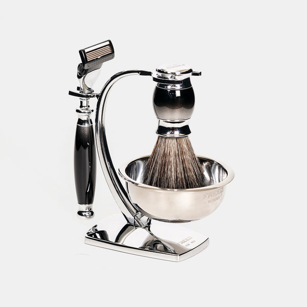 鍍鉻金屬刮鬍組,附黑色手柄刮刀。FREED 客製化刻字