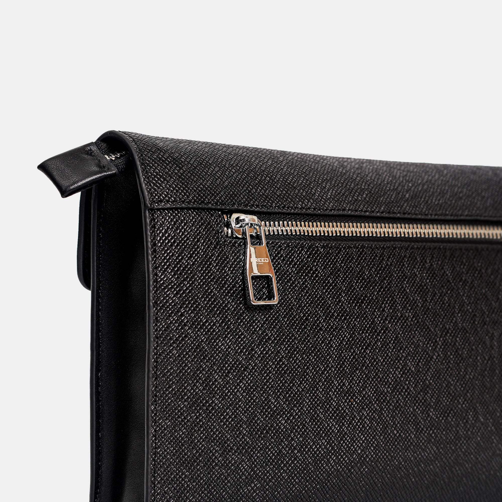 【FREED】商務真皮密碼鎖手拿包 - FREED