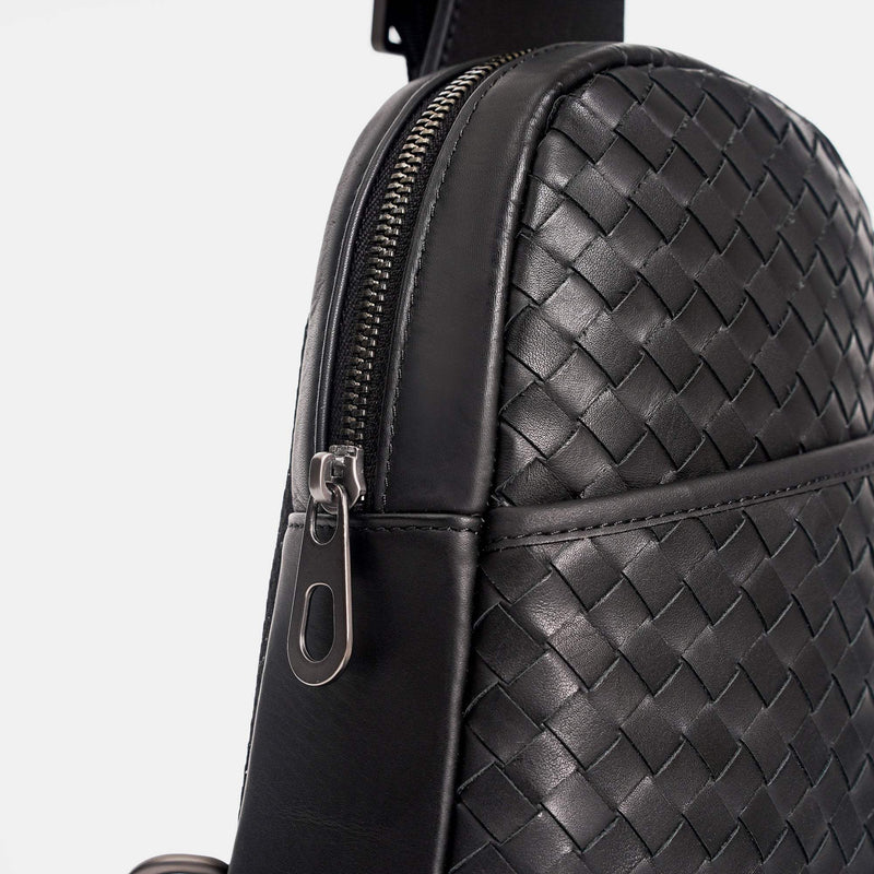 【FREED】手工細編織皮革胸包 - FREED