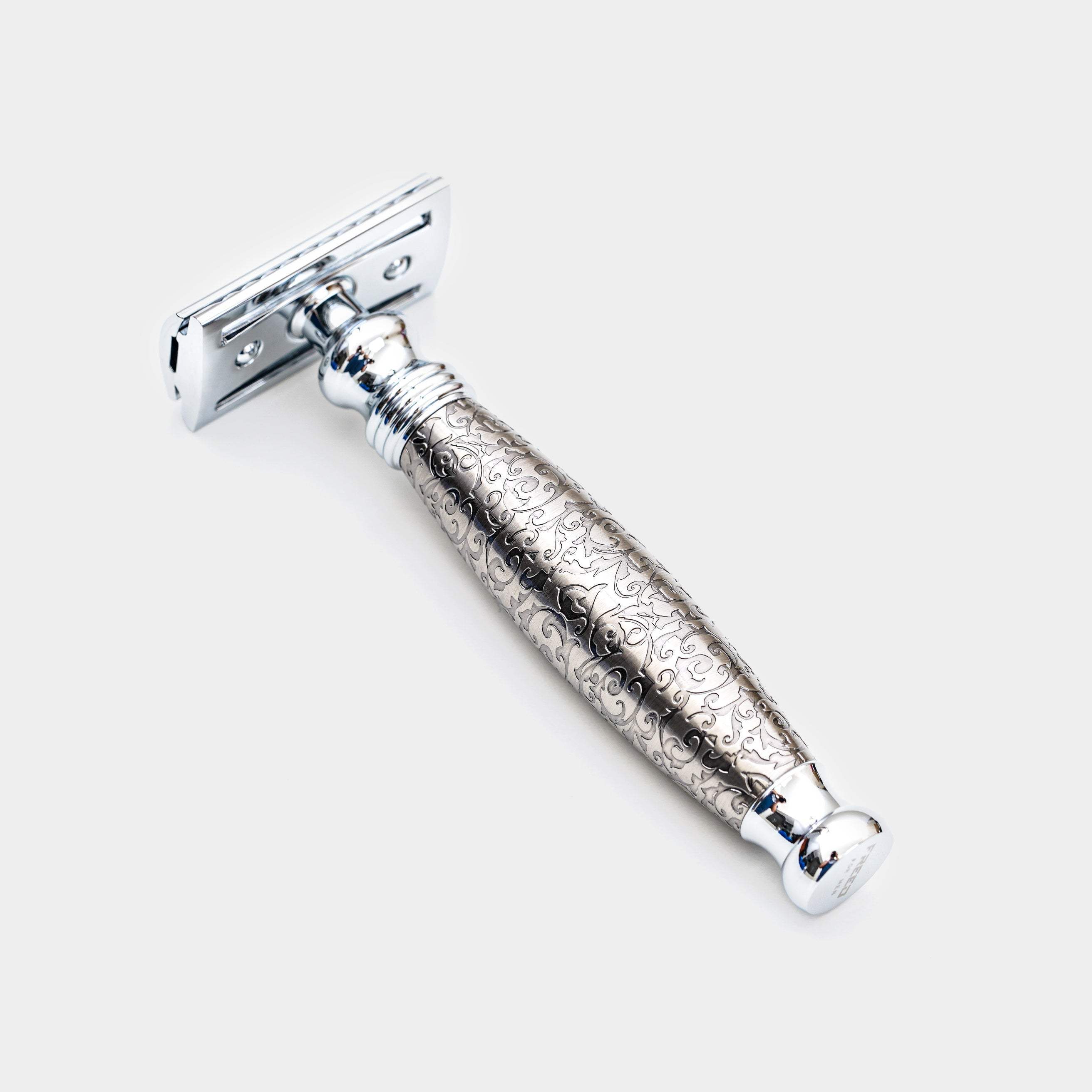 【FREED】封閉式復古雙刃安全刮鬍刀- 蝕刻雕花鍍鎳版 (附刀片10片) - FREED