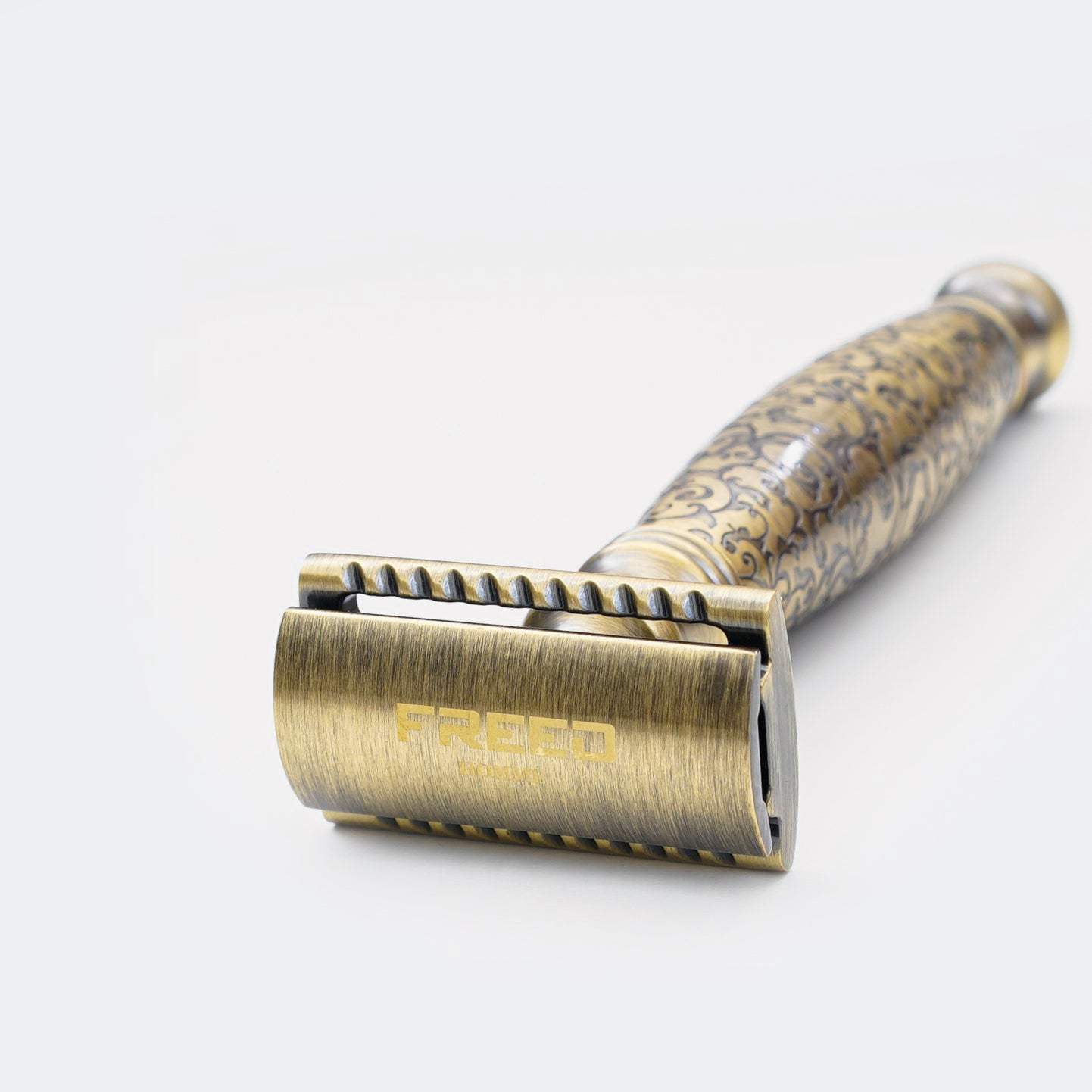 【FREED】封閉式復古雙刃安全刮鬍刀-仿古銅蝕刻雕花 (附刀片10片) - FREED