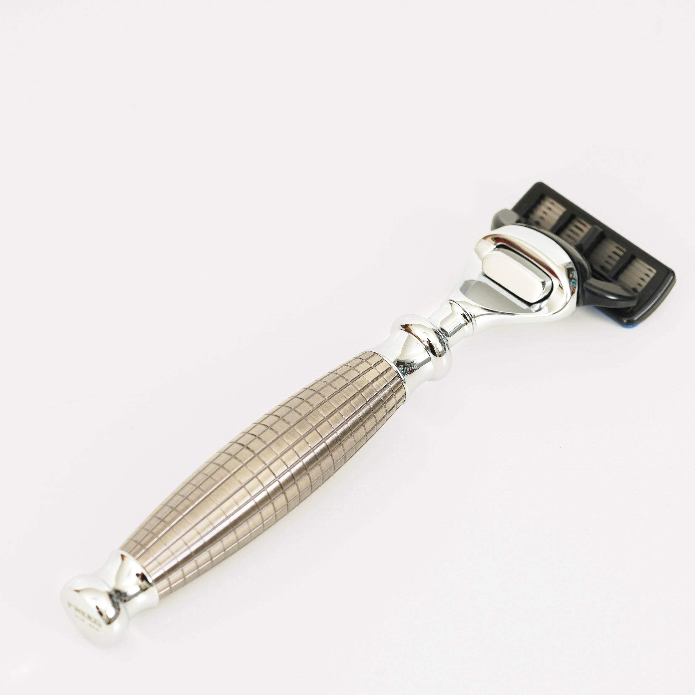 【兩週年紀念款】 豪華典藏版刮鬍刀禮盒 - 手雷款 - FREED