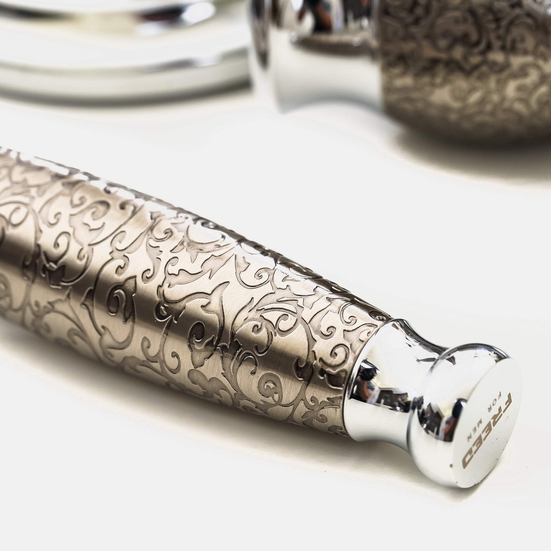 【兩週年紀念款】 豪華典藏版刮鬍刀禮盒 - 蝕刻雕花鍍鎳版 - FREED