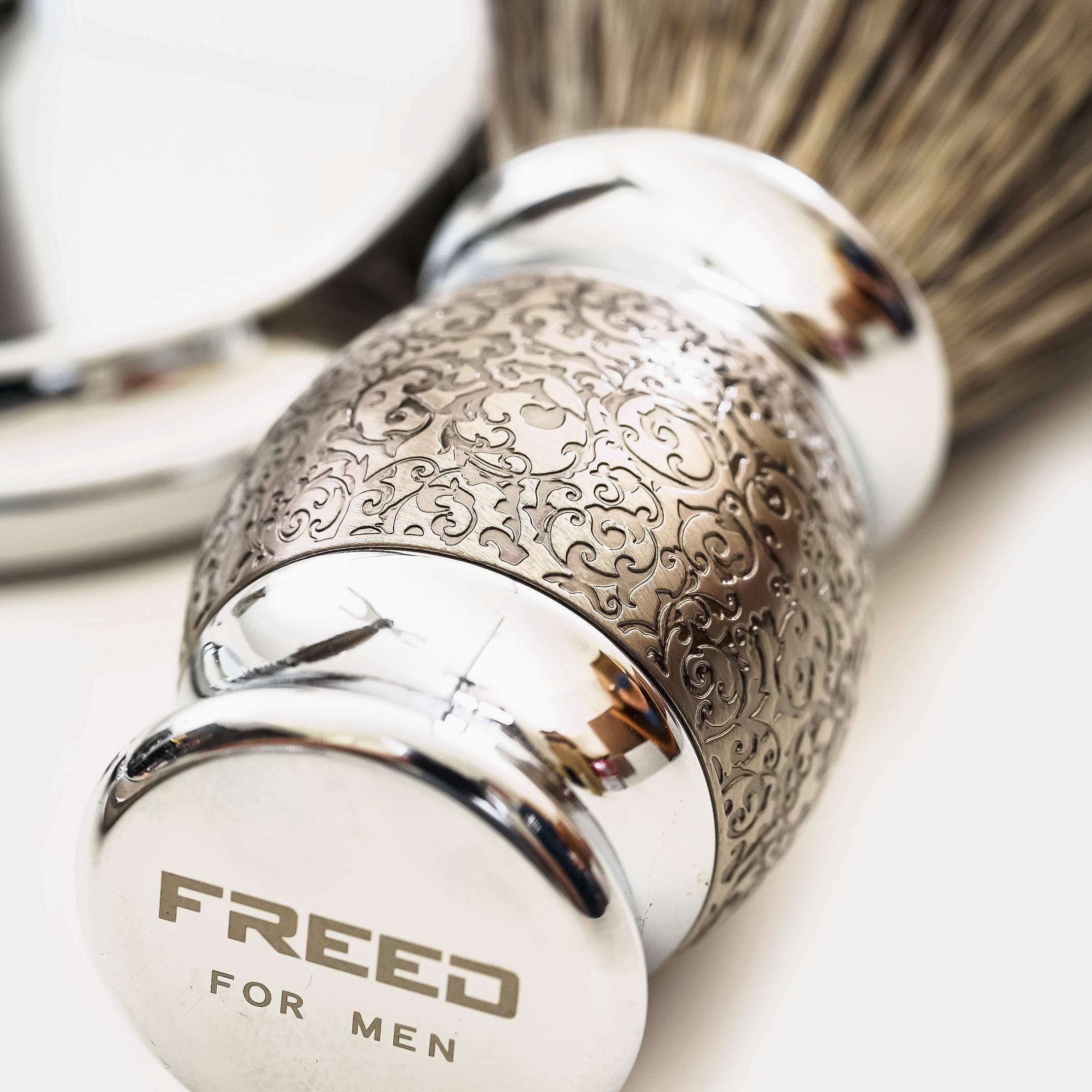 【兩週年紀念款】 豪華典藏版刮鬍刀禮盒 - 蝕刻雕花鍍鎳版 - FREED