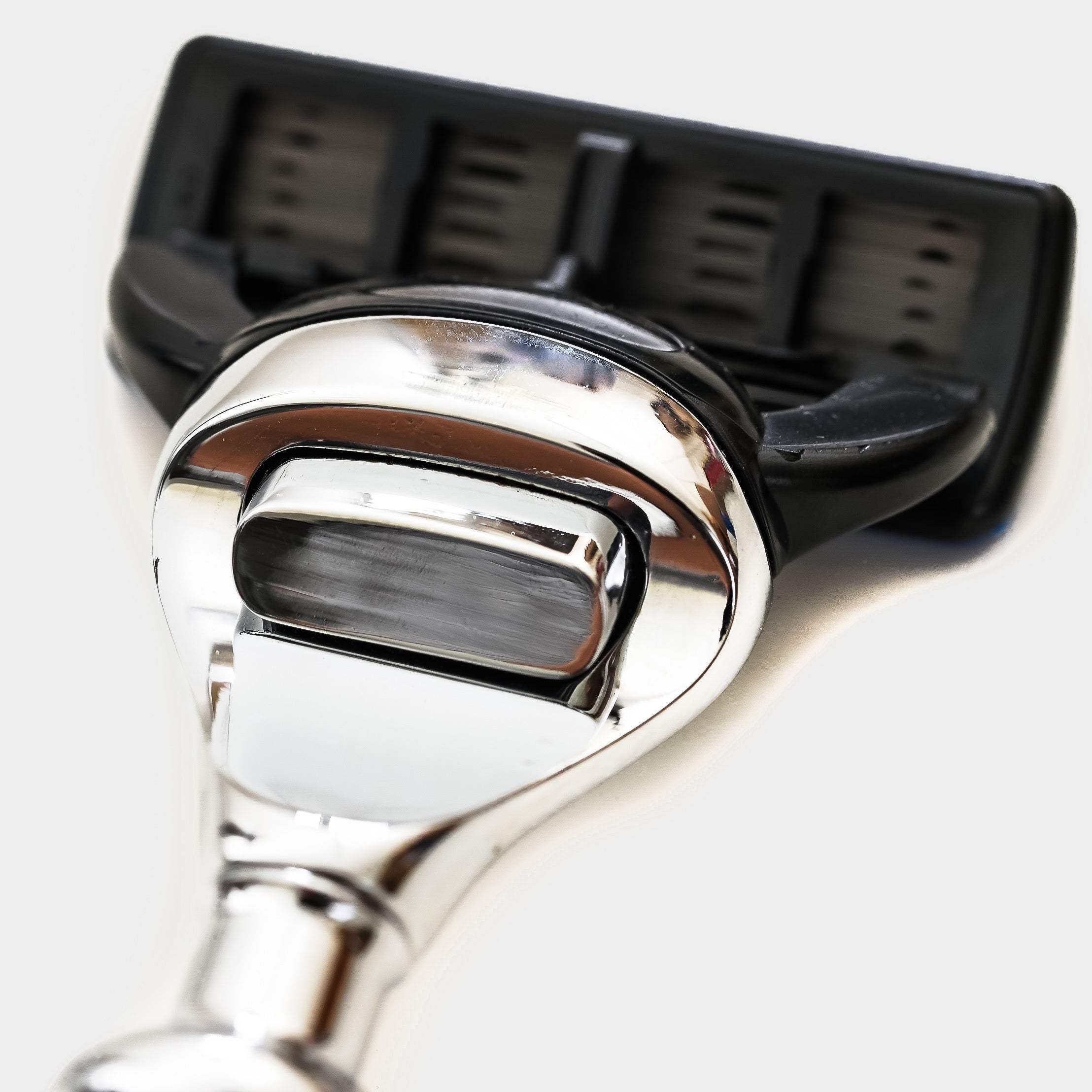 【兩週年紀念款】 豪華典藏版刮鬍刀禮盒 - 蝕刻雕花鍍鎳版 - FREED