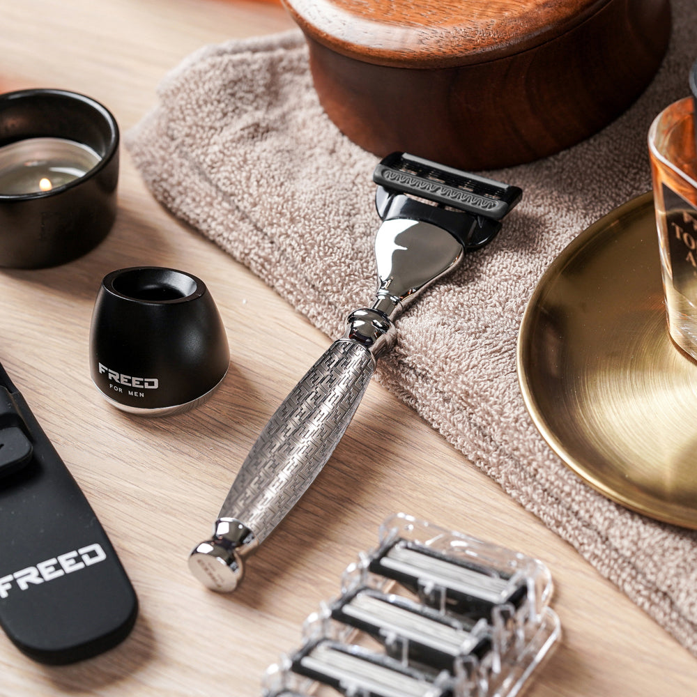 五刀式刮鬍刀 - F滿版鍍鎳浮雕