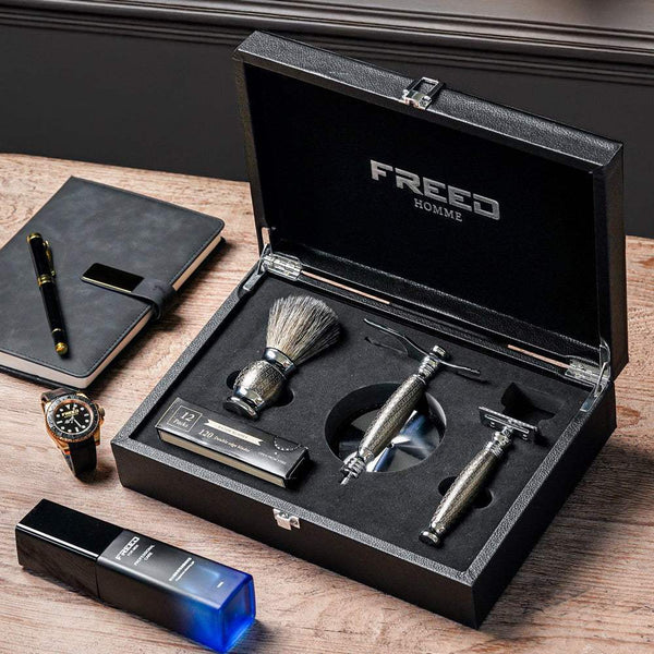 【FREED】雙刃式刮鬍刀豪華禮盒四件組 - F滿版鍍鎳浮雕 - FREED