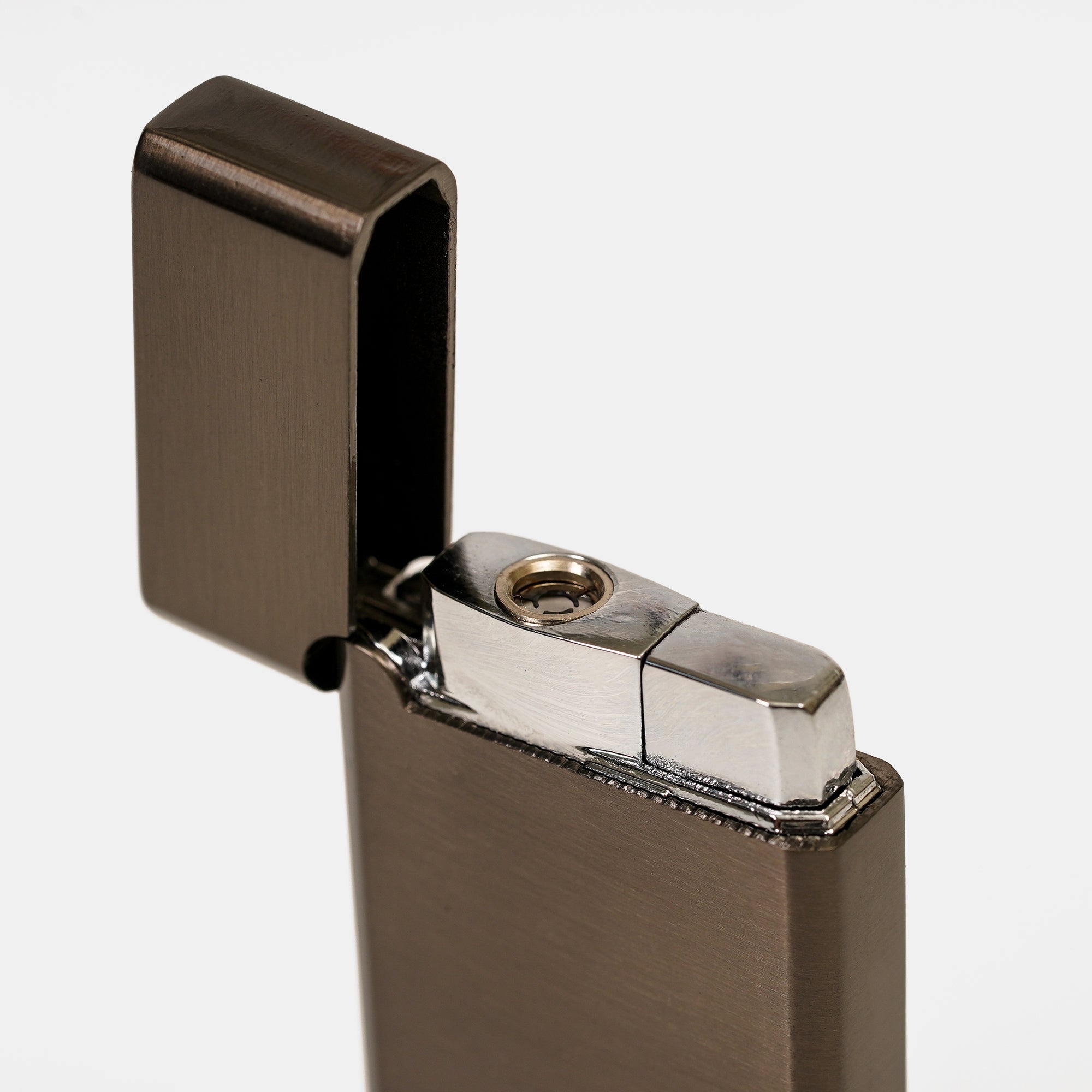 【FREED】金屬拉絲微光瓦斯打火機 - 曜黑