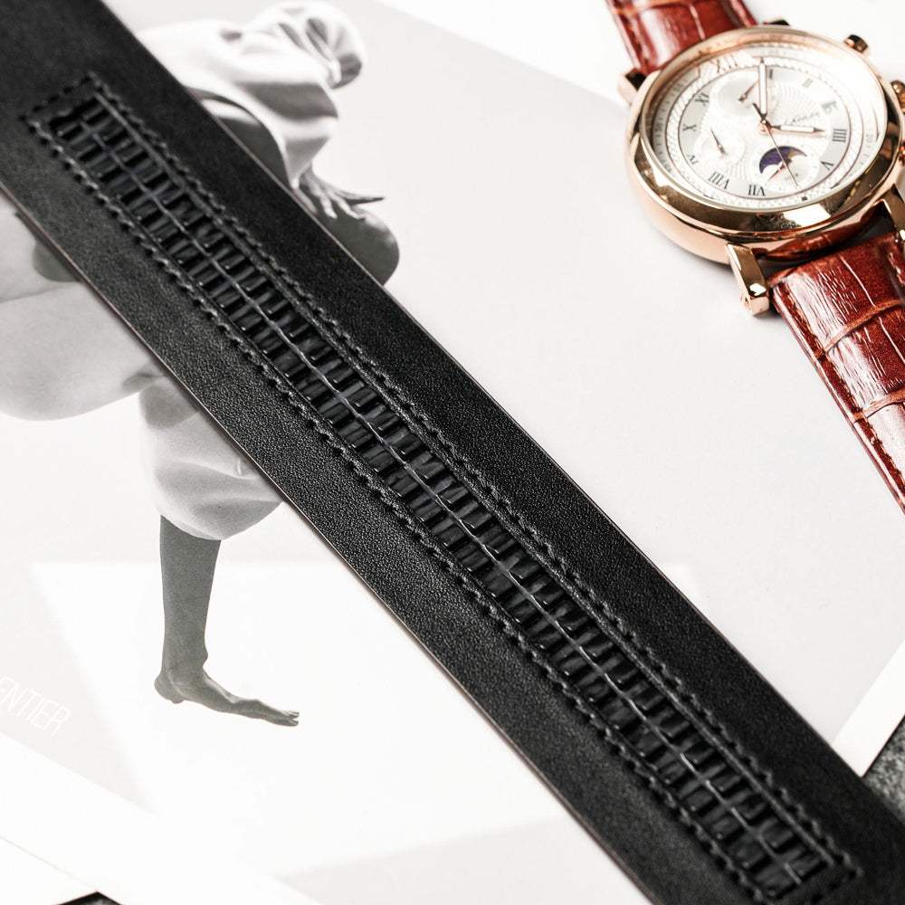 【FREED】時尚英文字母扣頭商務頭層牛皮自動皮帶 - FREED