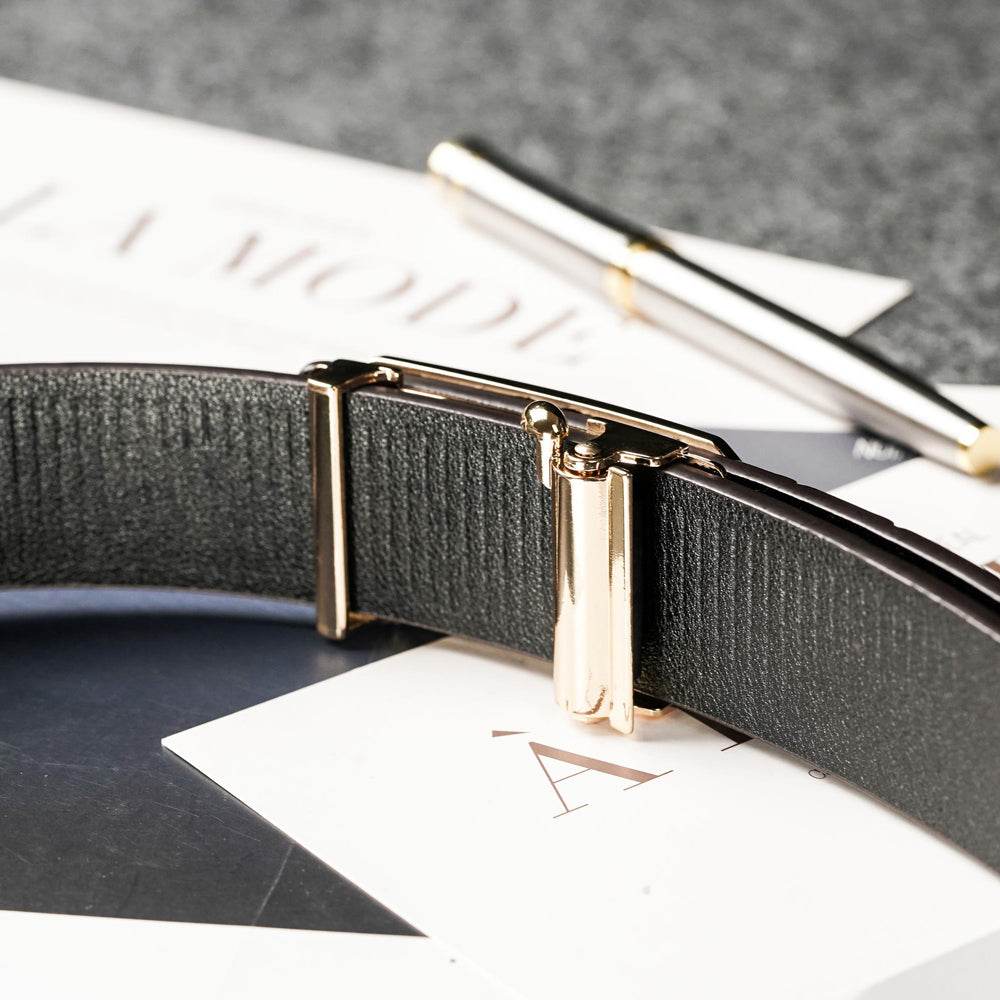 【FREED】仿蛇紋金屬邊方形扣頭商務休閒頭層牛皮自動皮帶 - 咖啡 - FREED