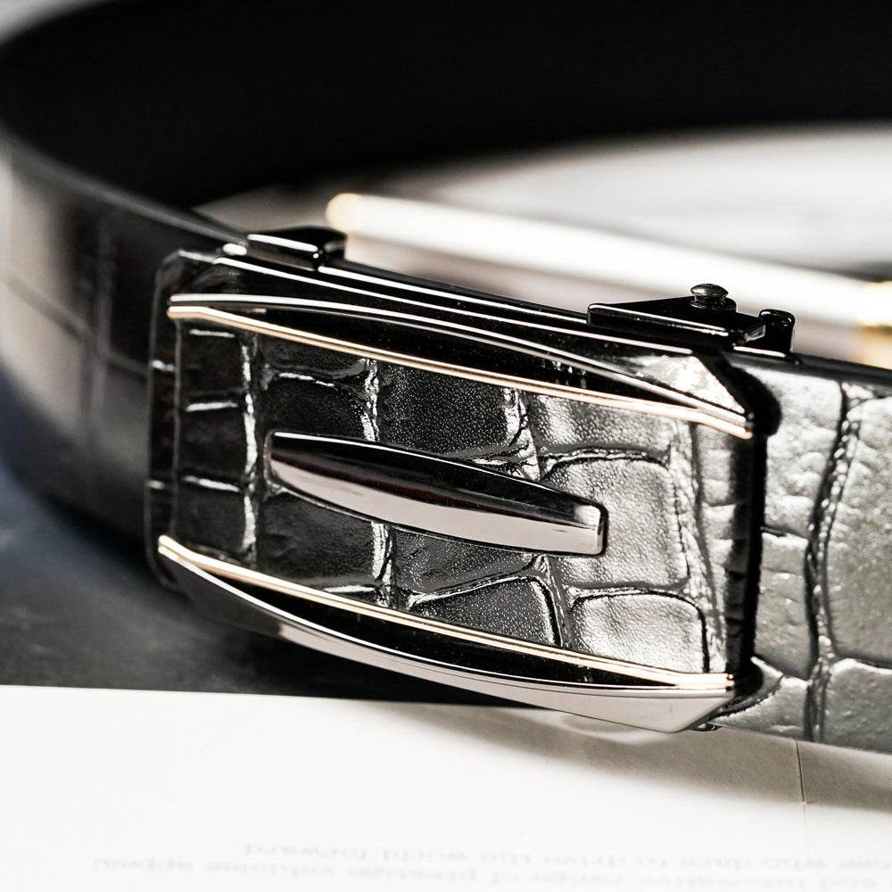 【FREED】仿蛇紋金屬邊方形扣頭商務休閒頭層牛皮自動皮帶 - 黑 - FREED