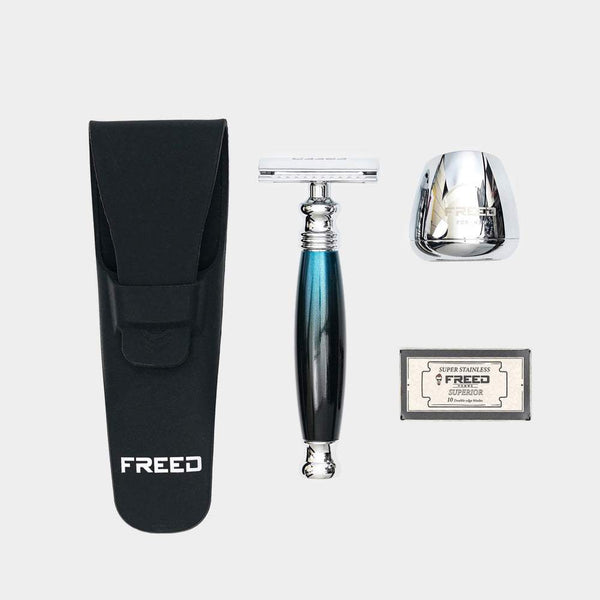 銀色刀頭,藍色漸層手柄,頂部視角,白背景。FREED 客製化刻字。