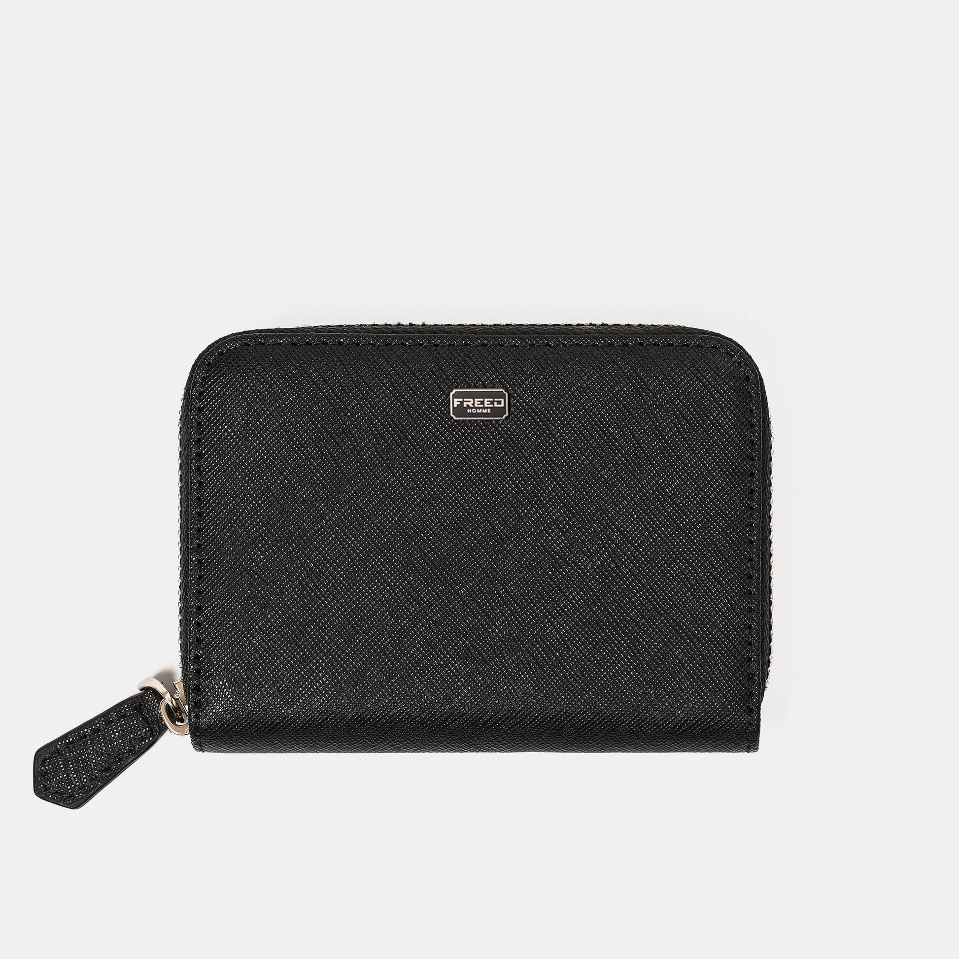 經典Saffiano黑色十字紋零錢包，正面平拍，FREED客製化刻字。