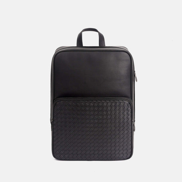 黑色皮革，正面編織，純色背景，FREED 客製化刻字