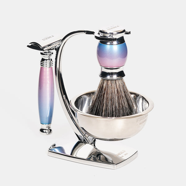 金屬鍍鉻，漸層粉紫藍。FREED 客製化刻字。