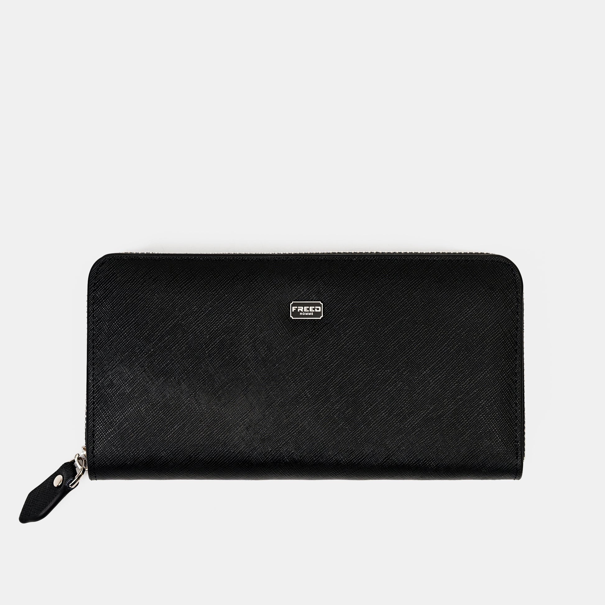黑色Saffiano十字紋拉鍊長夾，FREED客製化刻字。