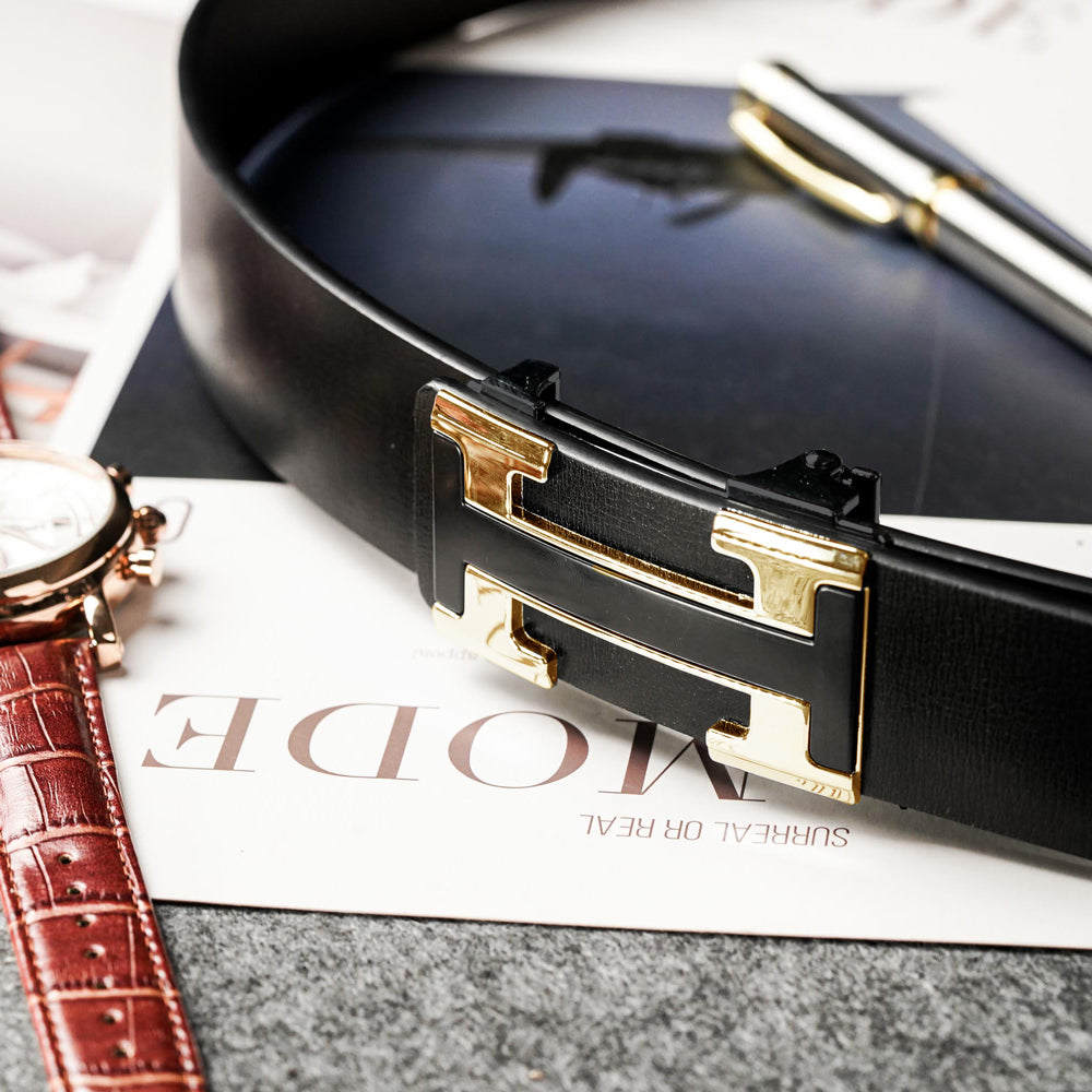 【FREED】金屬英文字母扣商務休閒頭層牛皮自動皮帶 - 黑金