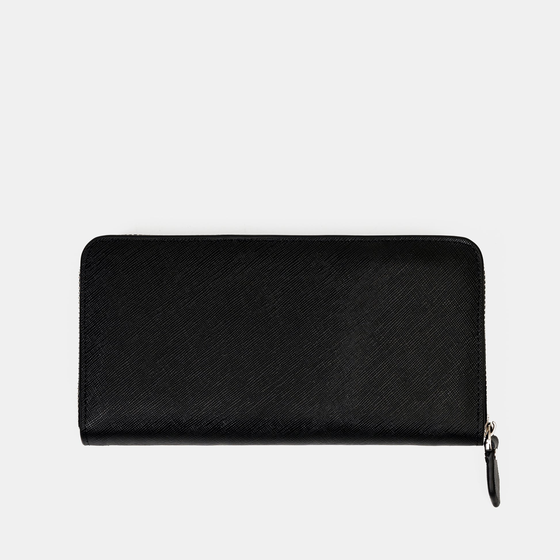 黑色Saffiano十字紋皮質長夾，拉鍊開合，FREED客製化刻字。