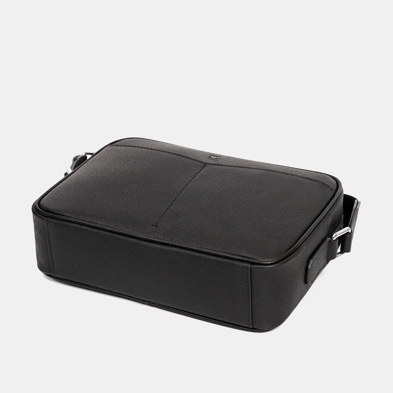 【FREED】經典 Saffiano 十字紋側背包