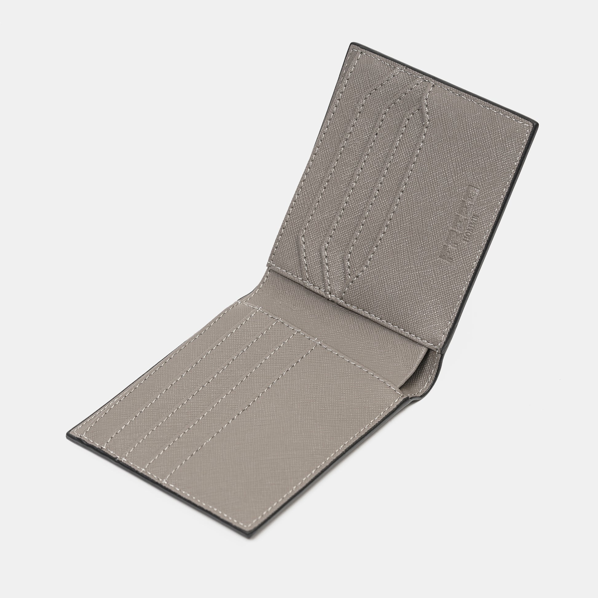 Saffiano十字紋皮夾，鉑金灰，俯視角，FREED客製化刻字