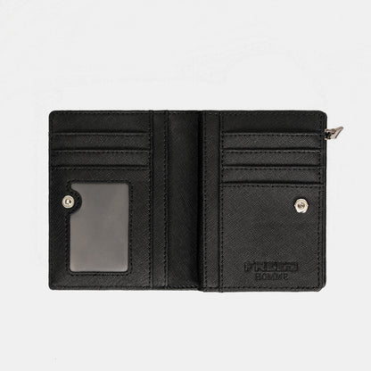 黑色Saffiano十字紋，拉鍊短夾，平放展示，FREED 客製化刻字