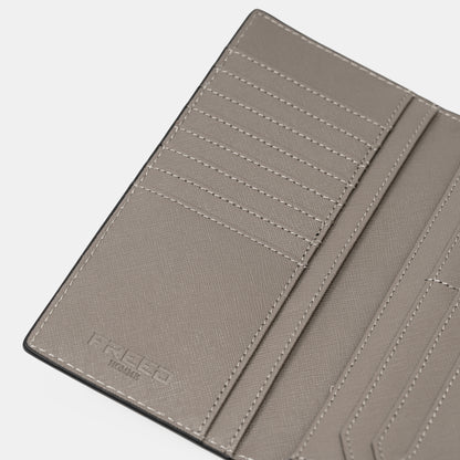 FREED 經典 Saffiano 鉑金灰長夾，特寫內側卡槽，FREED 客製化刻字