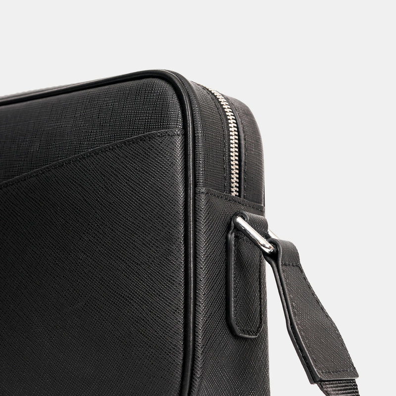 【FREED】經典 Saffiano 十字紋側背包