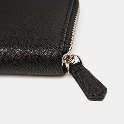 經典Saffiano十字紋黑色零錢包，特寫細節，FREED 客製化刻字