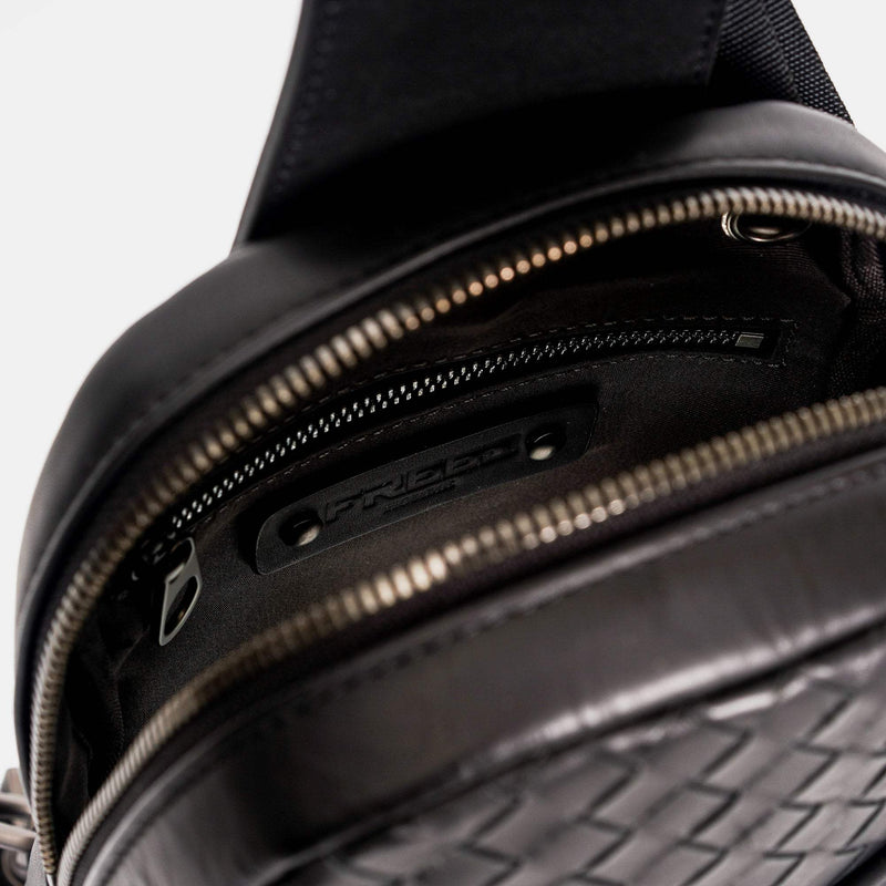 【FREED】手工細編織皮革胸包 - FREED