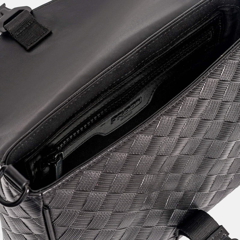 【FREED】編織壓花方格扣斜肩包 - FREED