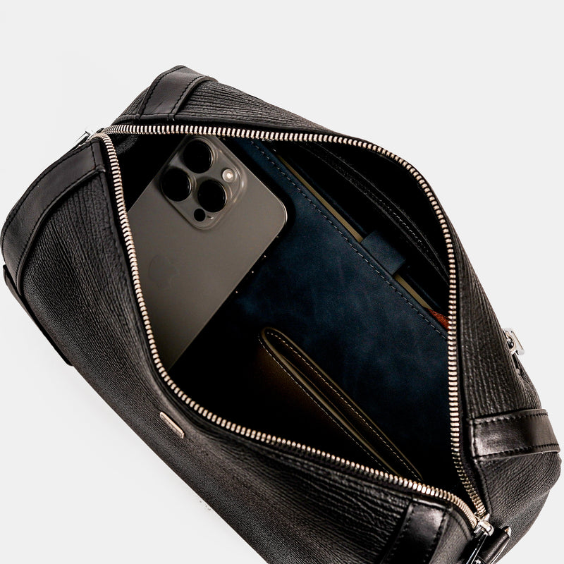 【FREED】真皮壓紋圓筒斜背包