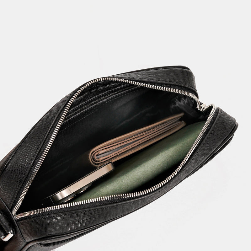 【FREED】經典 Saffiano 十字紋側背包