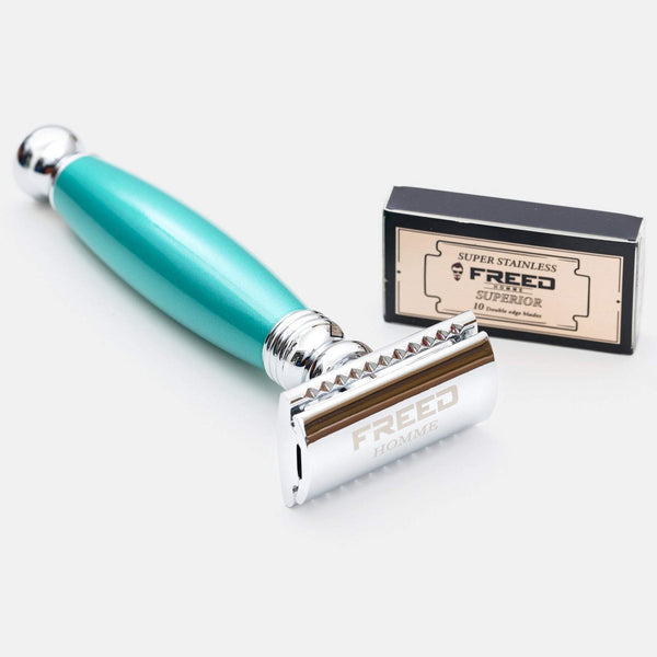湖水綠金屬復古刮鬍刀，適合日常居家剃鬚。FREED 客製化刻字