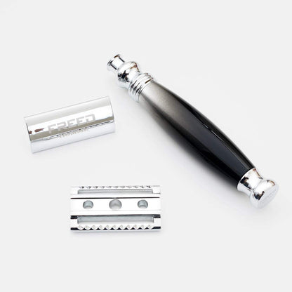 銀黑合金材質，復古設計，適合男士理容。FREED 客製化刻字。