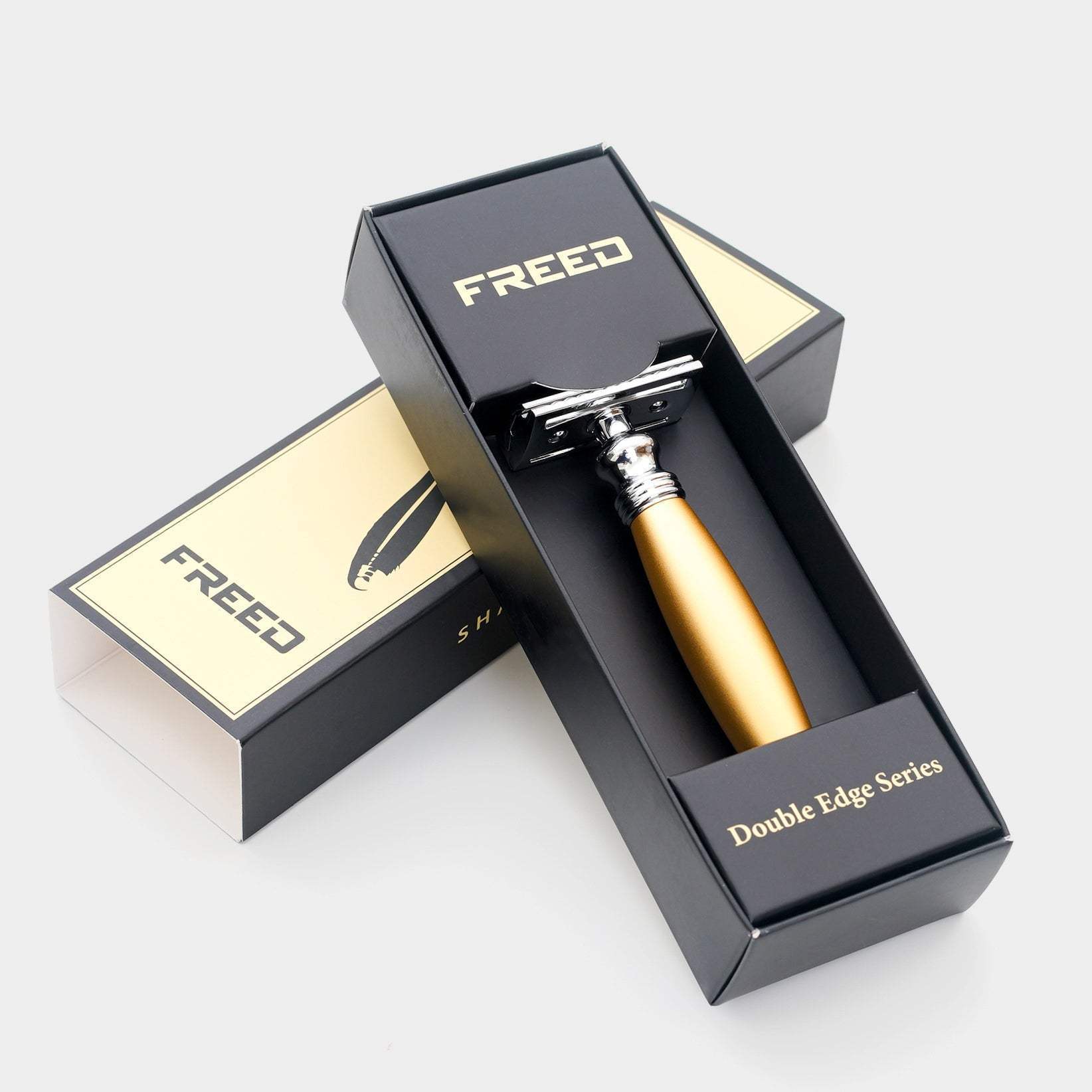 金色金屬。復古設計，雙刃。FREED 客製化刻字。