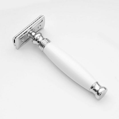 【FREED】珍珠白復古雙刃刮鬍刀，居家/旅行皆宜。FREED 客製化刻字。