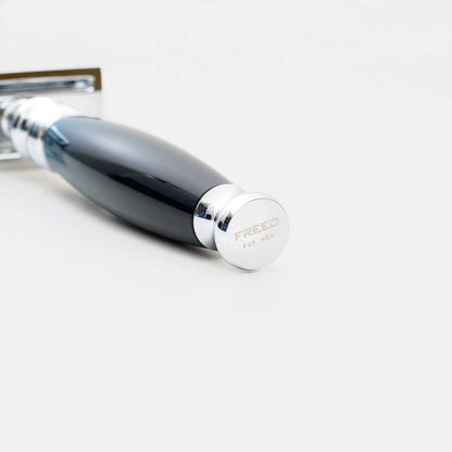 銀河藍復古雙刃刮鬍刀，可客製化刻字。FREED