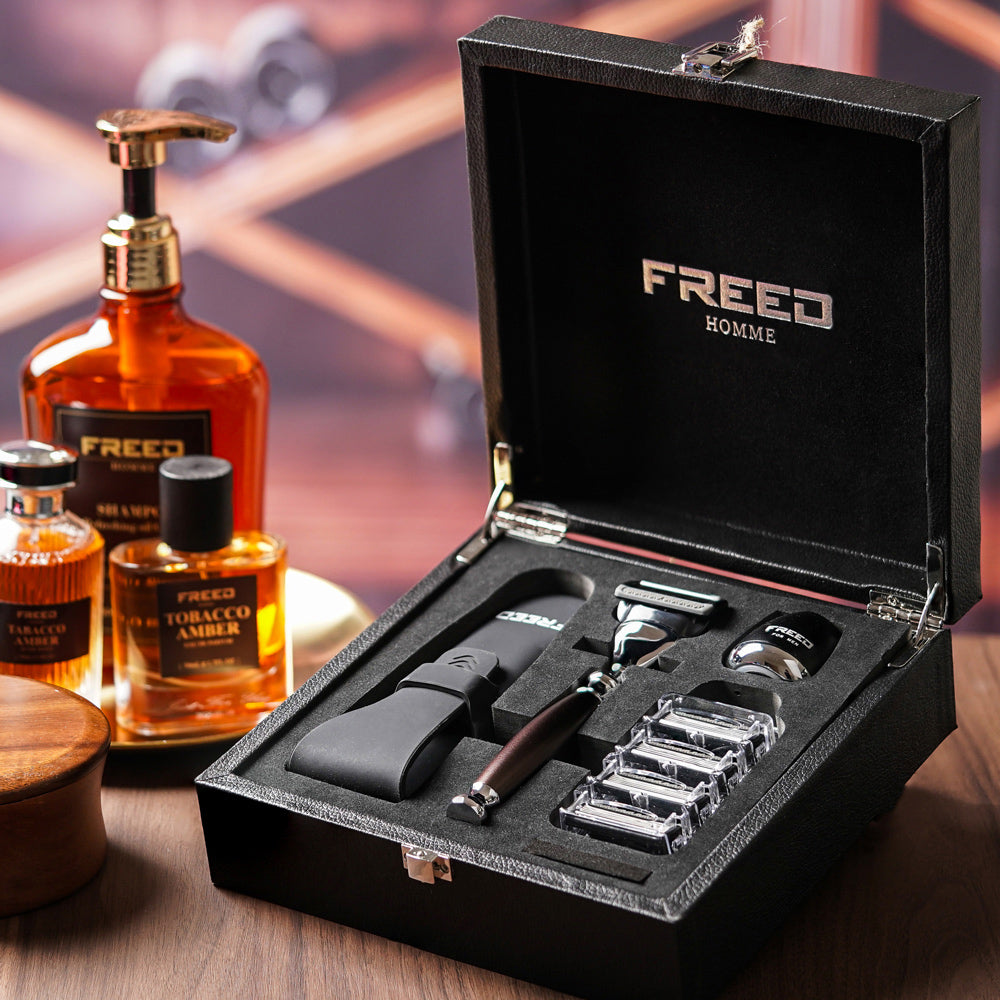 【FREED】尊爵四件組五刀式刮鬍刀禮盒 - 馬鞍棕