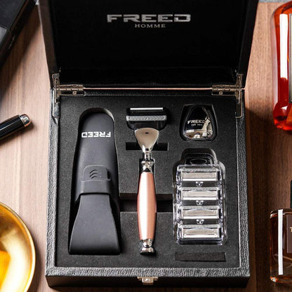 【兩週年特仕款】尊爵四件組刮鬍刀禮盒 - 玫瑰金 - FREED
