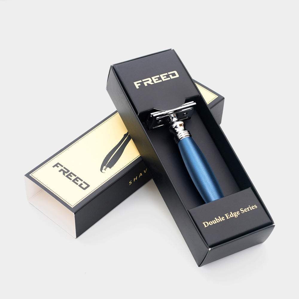 金屬、藍色，復古雙刃，居家場景，FREED客製化刻字。