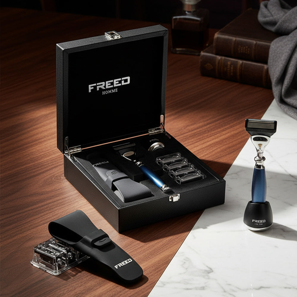 尊爵藍色五刀式刮鬍刀禮盒，可FREED客製化刻字。