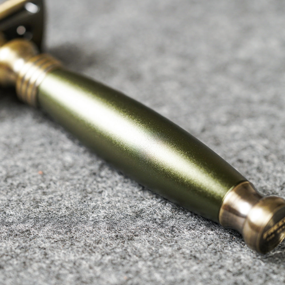 復古大地綠金屬安全刮鬍刀，適合個人化FREED客製化刻字。