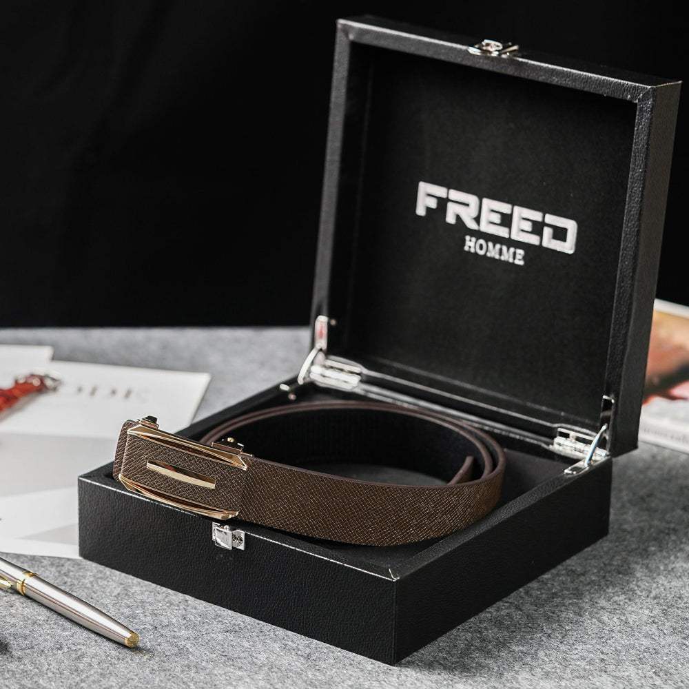 咖啡色頭層牛皮皮帶，金色方形釦，精緻禮盒，FREED 客製化刻字。