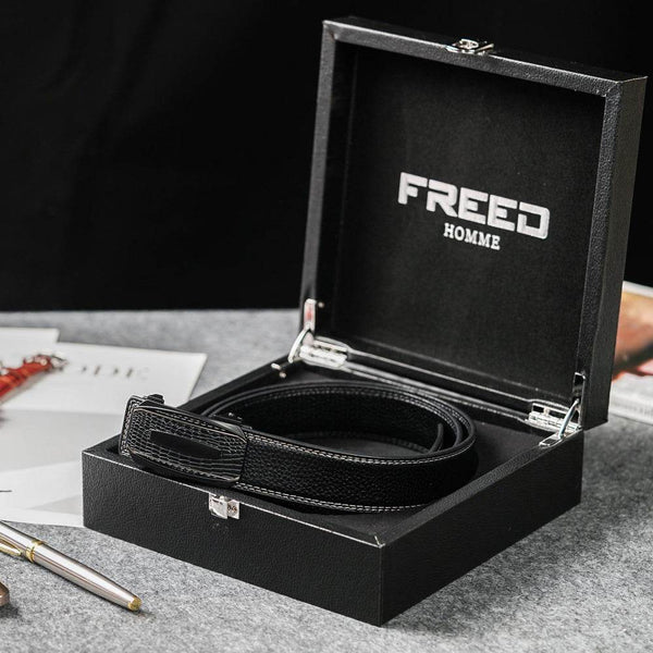 【FREED】仿蛇紋黑邊方形扣頭商務休閒頭層牛皮自動皮帶 - FREED