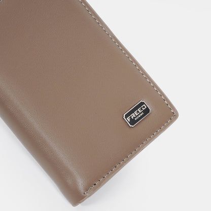 極潤納帕真皮，沙丘棕，近拍特寫，FREED 客製化刻字