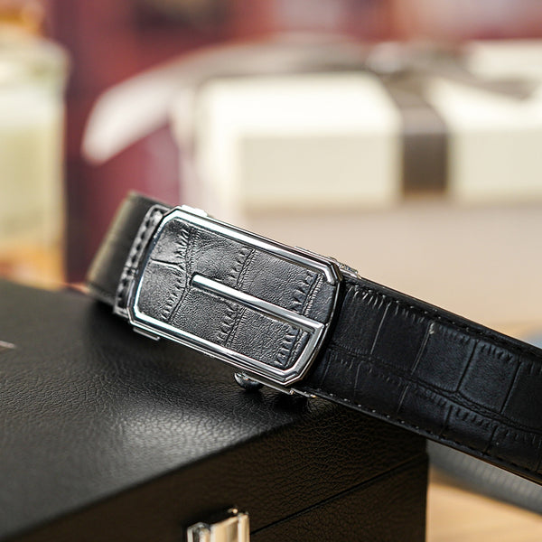 【FREED】字母造型仿鱷魚紋真皮自動皮帶 - 黑銀